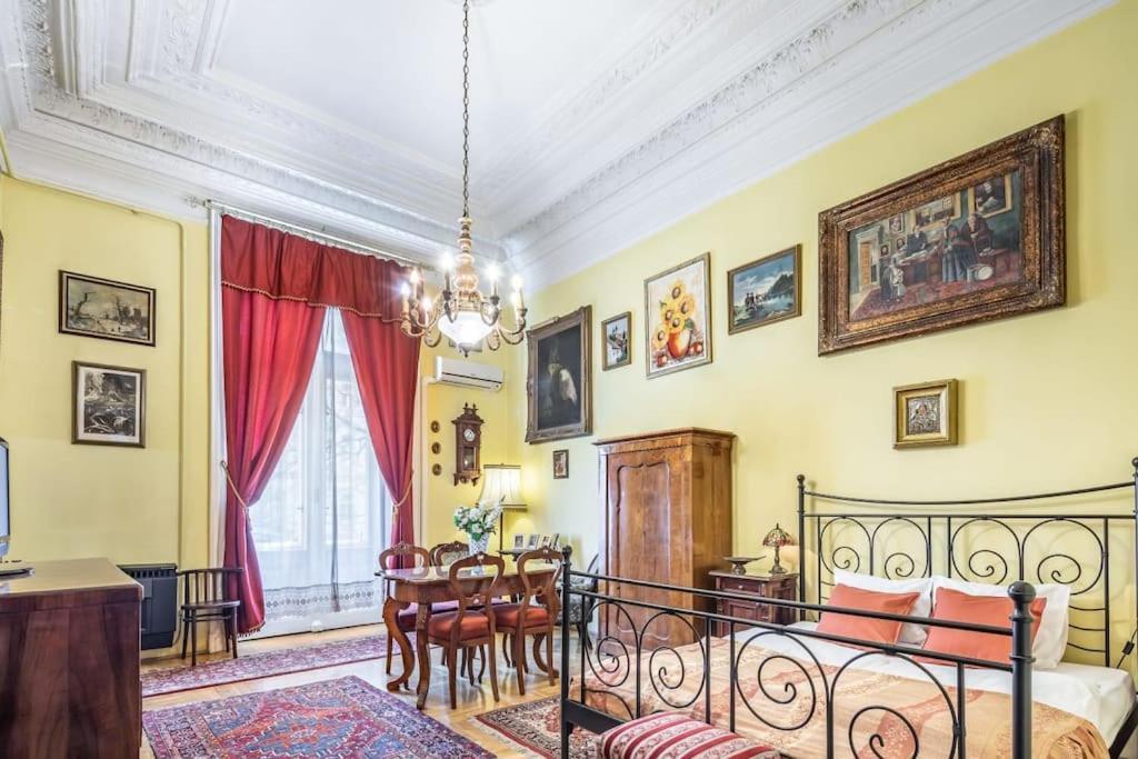 Jozsef-Corvin Central Budapeste Exterior foto